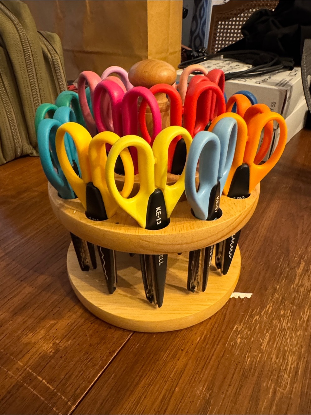 Scissors decorative edges